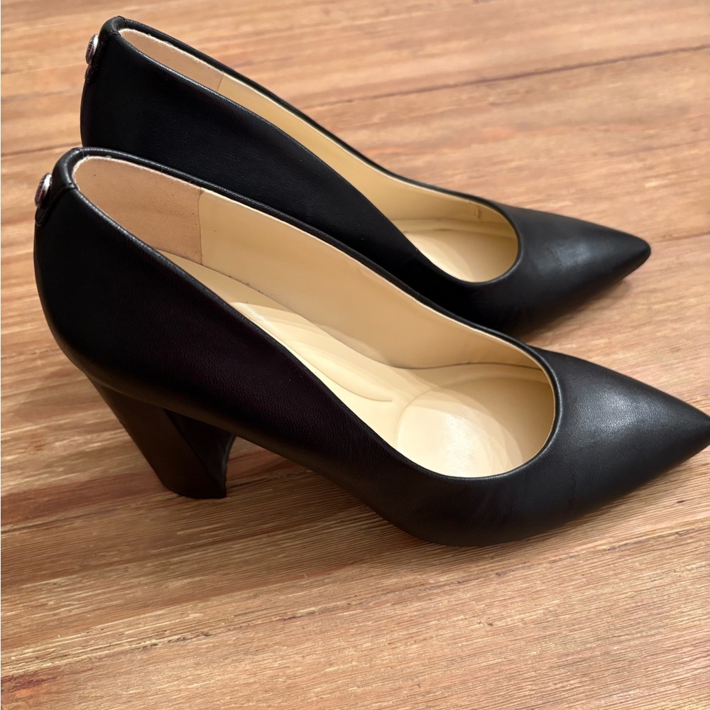 Nine West Black Astoria Heels Pointed Toe